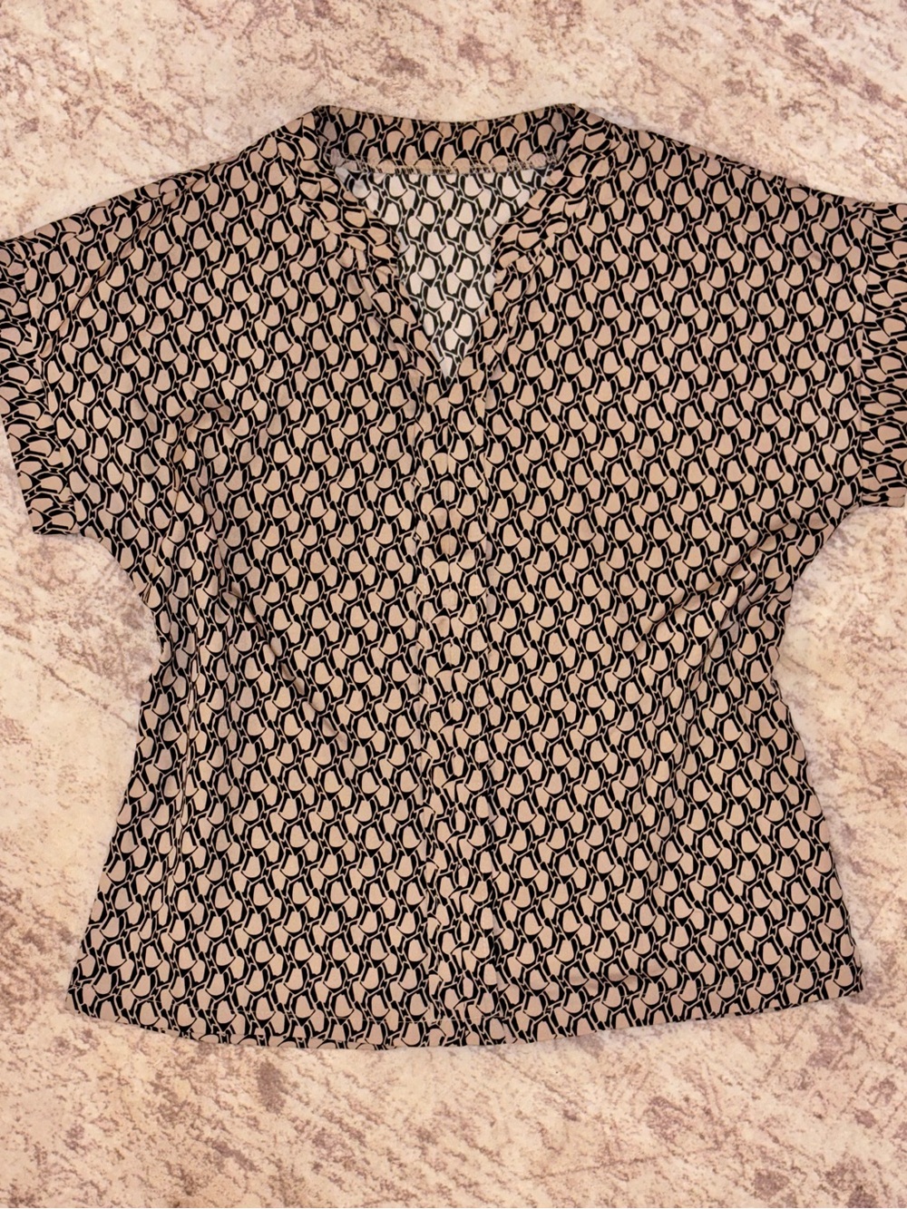 Women's Beige and Black Patterned Short-Sleeve Blouse